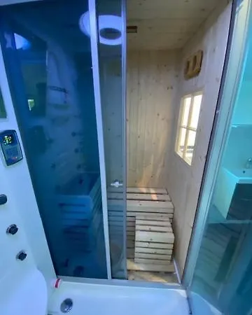 Badhuys Wellnes 2p Bubbelbad Sauna Stoombad Lakeview Vip Bungalow Op T Broeckhuys Met Wijds Uitzicht Holiday home