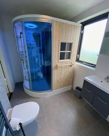 Badhuys Wellnes 2p Bubbelbad Sauna Stoombad Lakeview Vip Bungalow Op T Broeckhuys Met Wijds Uitzicht Holiday home *