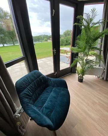Badhuys Wellnes 2p Bubbelbad Sauna Stoombad Lakeview Vip Bungalow Op T Broeckhuys Met Wijds Uitzicht Holiday home *