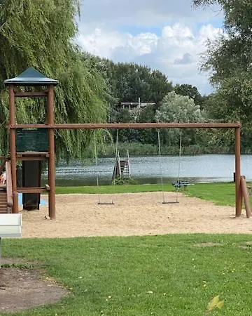 Badhuys Wellnes 2p Bubbelbad Sauna Stoombad Lakeview Vip Bungalow Op T Broeckhuys Met Wijds Uitzicht Holiday home Ewijk