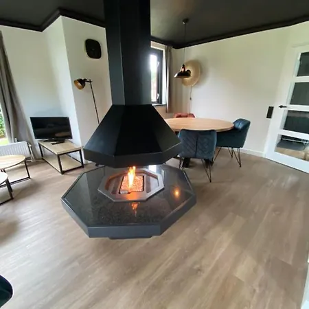 Holiday home Badhuys Wellnes 2p Bubbelbad Sauna Stoombad Lakeview Vip Bungalow Op T Broeckhuys Met Wijds Uitzicht Ewijk